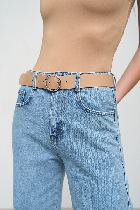 Бежевий ремінь із круглою срібною пряжкою  - 1140-3