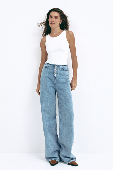 Джинси WIDE-LEG блакитного кольору з необробленим поясом та ґудзиками - 7028