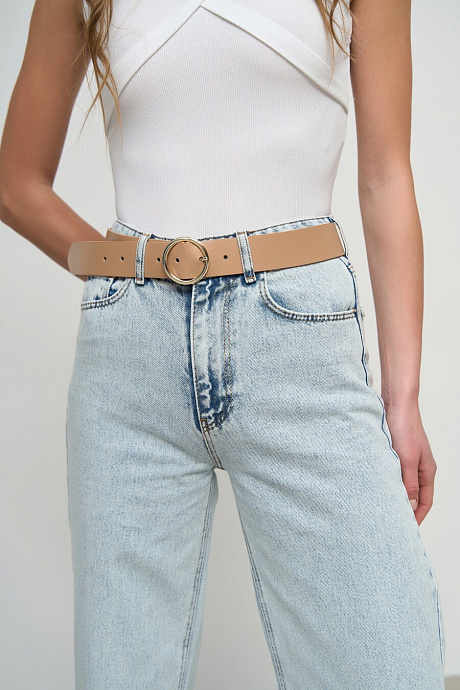 Бежевий ремінь із круглою золотою пряжкою  - 1140-4