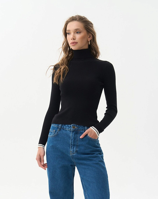 Водолазка черная c молочной полоской на рукавах - 2402-006/037